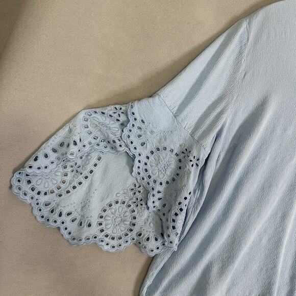 Chico’s Top Women Plus SZ 16 Eyelet Bell Sleeve Lightweight Feminine Casual - Picture 6 of 16